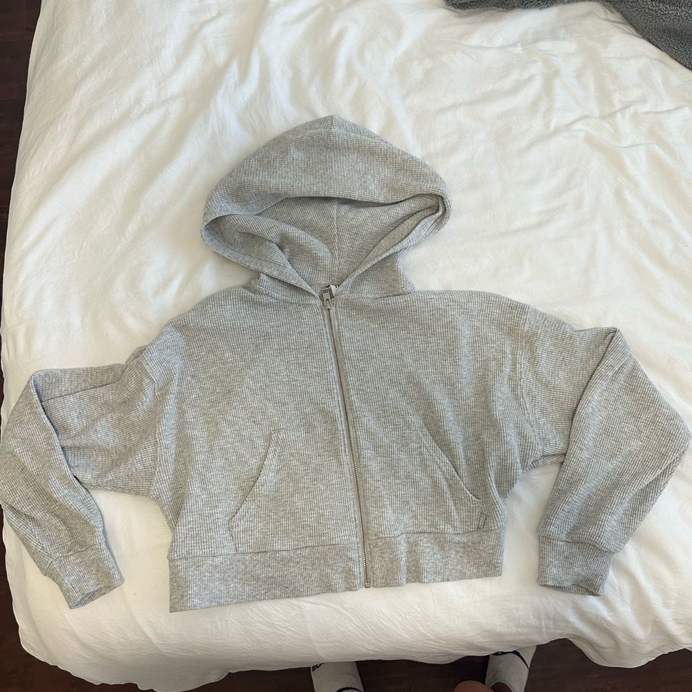 aritzia tna boxy thermal cropped zip up hoodie oversized grey waffle